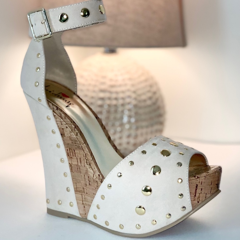 Luichiny Wedges